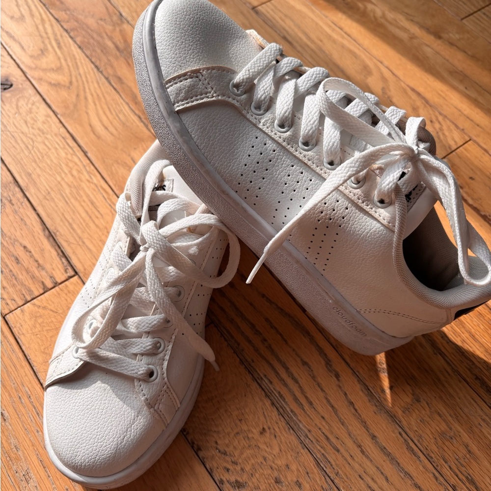 Adidas casual shoe